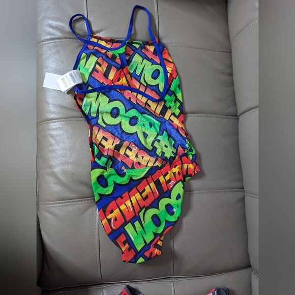 swimsuit - Picture 3 of 3